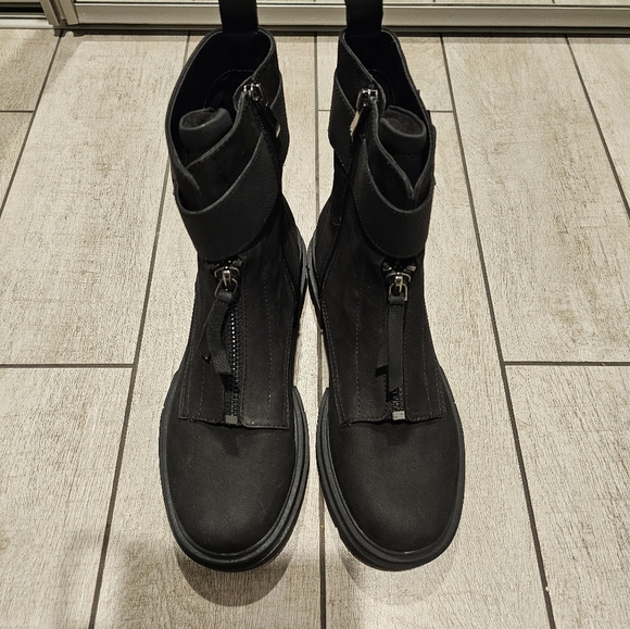 DKNY Laina Ankle Combat Boot Lug sole Goat Black K3020100 Women's Size 9.5 M new - Picture 4 of 6